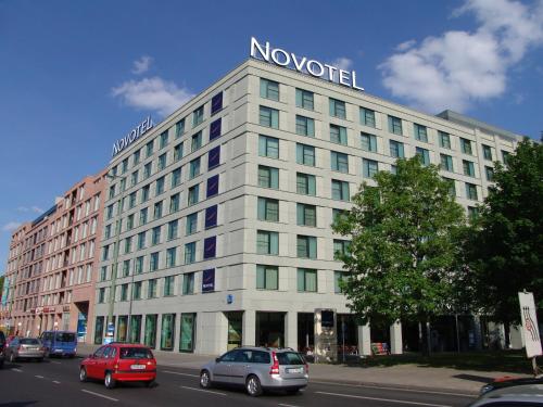Bangunan di mana terletaknya hotel