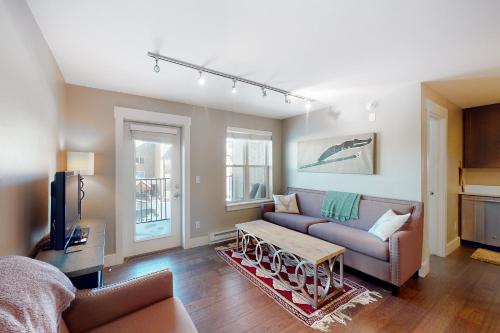 Mountainside Living – Photos 3
