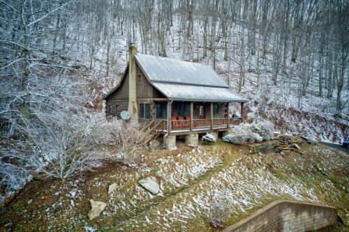 Cozy Mountain Cottage – Photos 2