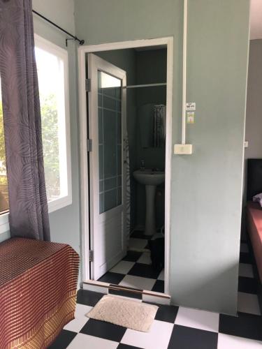 Gambar di galeri bagi Metha Country View Homestay Singburi di Ban Kho Sai
