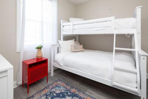 Lovely 4BR King Beds Steps To Beach And Pier F photo 28