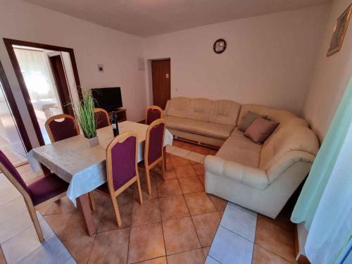 Apartment in Crikvenica 43205