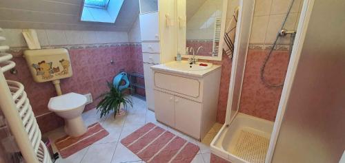 Koupelna v ubytování Apartment in Balatonszabadi 43404