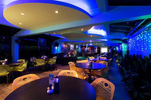 Zona de lounge sau bar la Hotel Maximillian