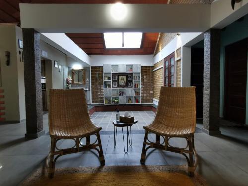 Χώρος καθιστικού στο Afrika House by Afrind Hospitality