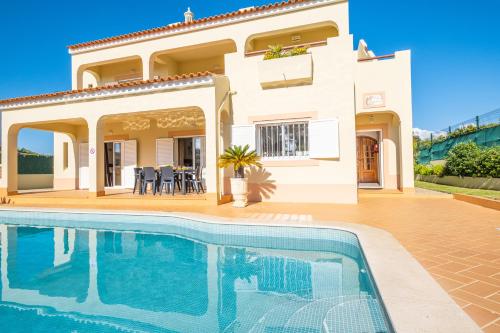 Villa Canguu - Piscina aquecível e BBQ na Galé, Albufeira