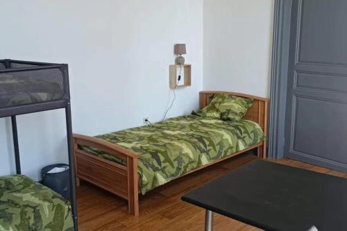 Postel nebo postele na pokoji v ubytování Belle maison de maître située dans une ferme