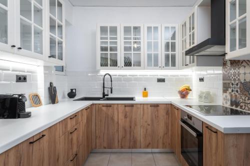 Virtuvė arba virtuvėlė apgyvendinimo įstaigoje Blue Chill Paradise Seaview Suite w/ Kingbed
