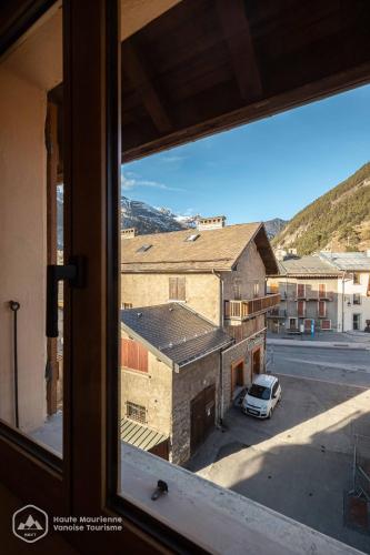 Vue générale sur la montagne ou vue sur la montagne depuis l'appartement