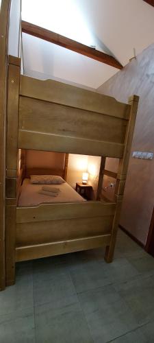 Katil atau katil-katil dalam bilik di Apartmani Neca