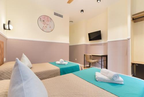 Hostal Evocare Madrid photo 62