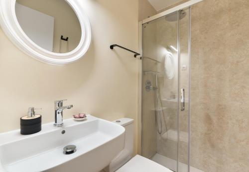 Hostal Evocare Madrid photo 65