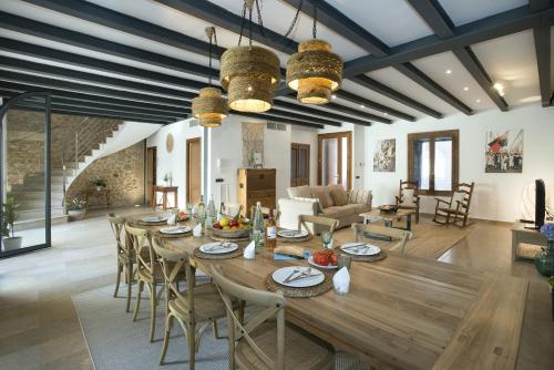 Owl Booking Villa Alvarez - 5 Min Walk to Old Town Center