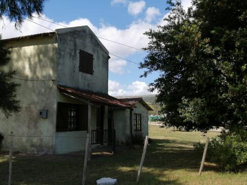 Το κτήριο όπου στεγάζεται  η παραθεριστική κατοικία