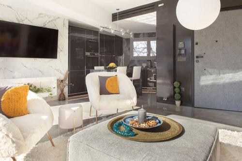 Luxury Acropolis View Apartment-Living Stone Black Pearl