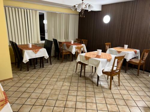 Restaurant ou autre lieu de restauration dans l'établissement Hotel Schwan