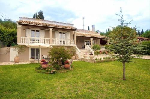 En have udenfor Georgia's Apartments, Ipsos Corfu