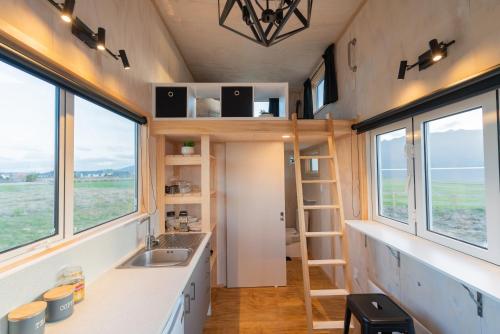 Fotografie z fotogalerie ubytování Tiny Piece of Paradise - Te Anau Tiny House v destinaci Te Anau