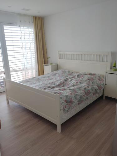 Cama o camas de una habitación en 2,5 Zimmer Wohnung direkt am Vierwaldstättersee