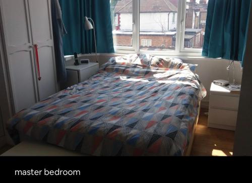 Postel nebo postele na pokoji v ubytování Double Rooms in Shared Home
