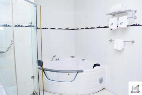 Un baño de Mendiata Hotel