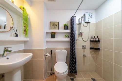 Infini by J&J ( Persimmon Studio . WiFi . Pool )