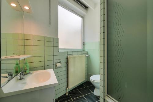 A bathroom at Budget Flats Antwerp