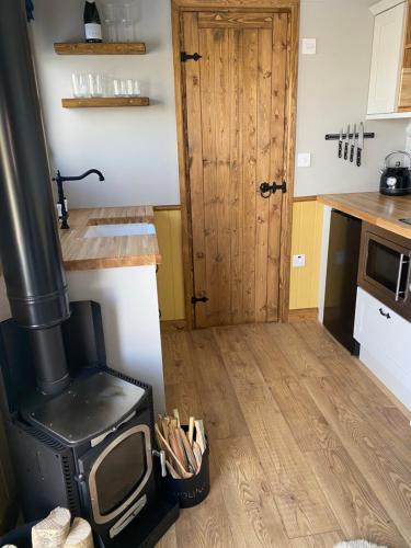 Dapur atau dapur kecil di Silver Fern Glamping