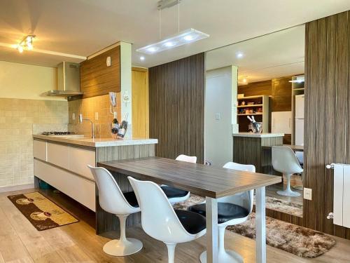 Kitchen o kitchenette sa Apartamentos Lagos de Gramado by Achei Gramado