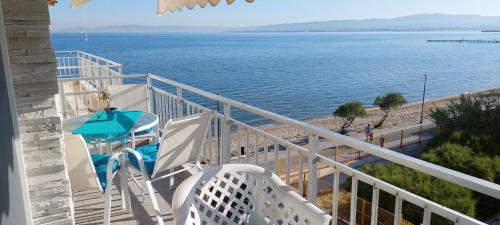 Apartment - Sleeps 2 - Parking - Balcony