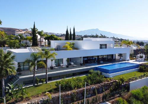 Modern Luxury Villa in Los Flamingos