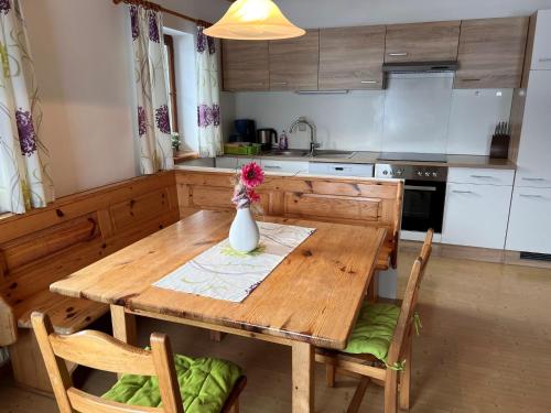 Η κουζίνα ή μικρή κουζίνα στο Apartment Haslinghof - PID235 by Interhome