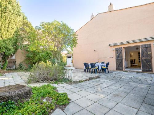 Holiday Home Les Troenes by Interhome