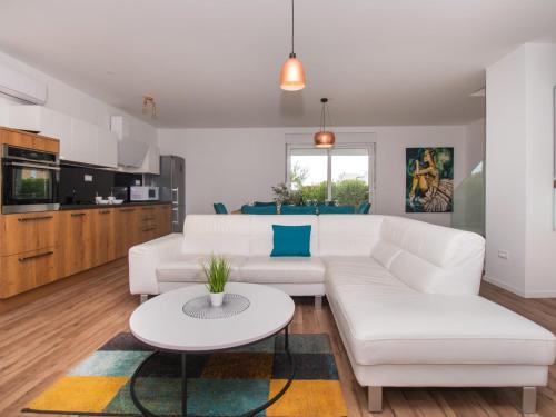 Holiday Home Villa Loreta by Interhome