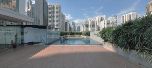 Kolam renang di atau dekat dengan Twenty Three Residence