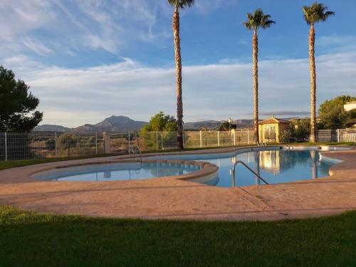 Bungalow Los Almendros Bonalba, Mutxamel – Precios ...