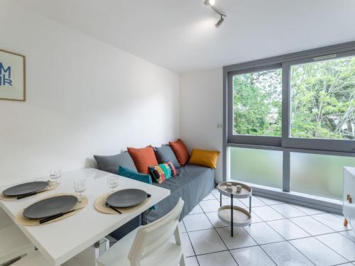 Posedenie v ubytovaní Apartment L'Airial-3 by Interhome