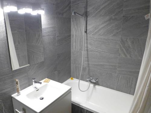 Studio Résidence du Rhône B40 by Interhome