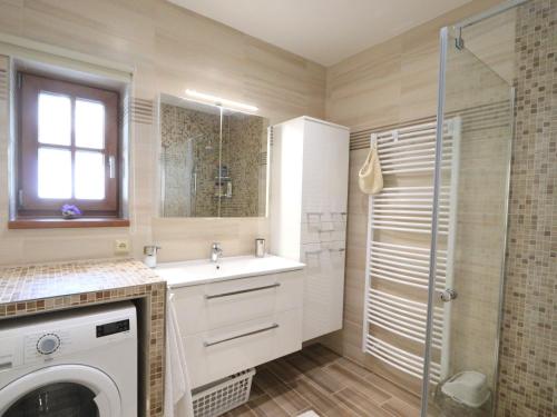 Ванная комната в Holiday Home Posázaví by Interhome