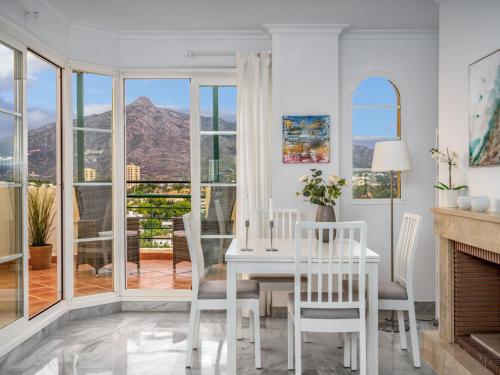 Apartment Senorio de Aloha by Interhome