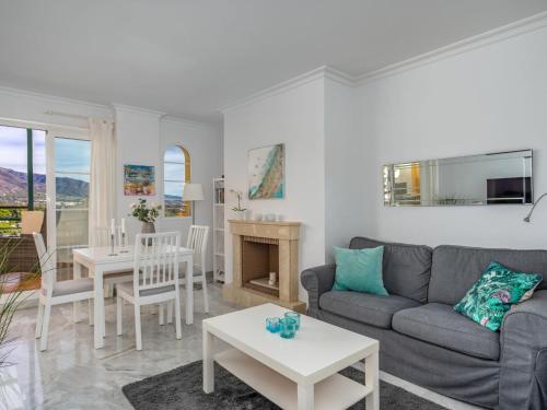 Apartment Senorio de Aloha by Interhome