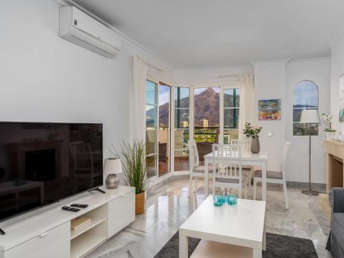 Apartment Senorio de Aloha by Interhome