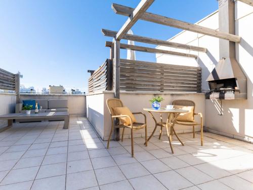 A balcony or terrace at Apartment Tamara by Interhome