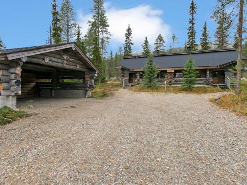 Το κτήριο όπου στεγάζεται  η παραθεριστική κατοικία