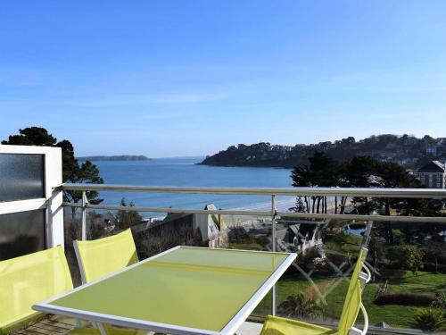 Bel Appartement avec Terrasse, Parking Privé et Vue sur Mer à Perros-Guirec - FR-1-368-151