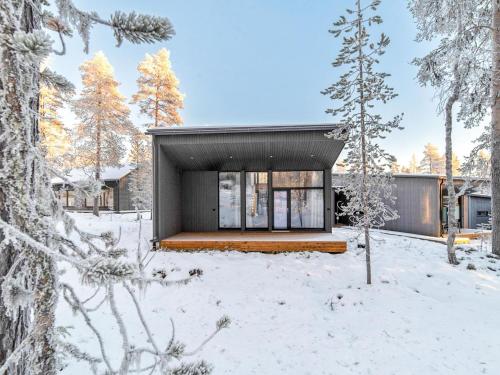 Holiday Home Villa suunnikas by Interhome during the winter