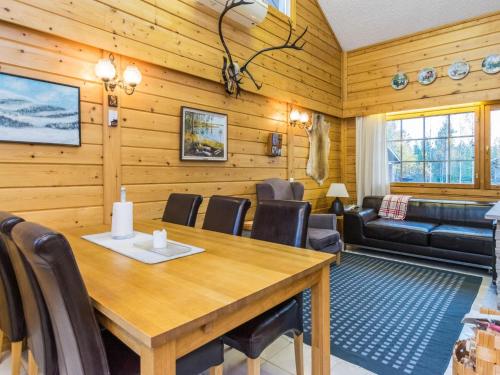 Χώρος καθιστικού στο Holiday Home Lapintatti a by Interhome