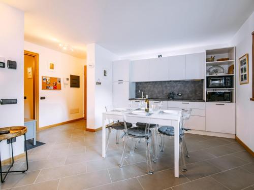 Kuchyň nebo kuchyňský kout v ubytování Apartment Appartamento 29 by Interhome