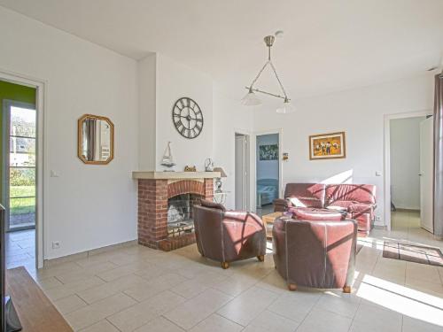 Holiday Home near Bayeux by the Beach