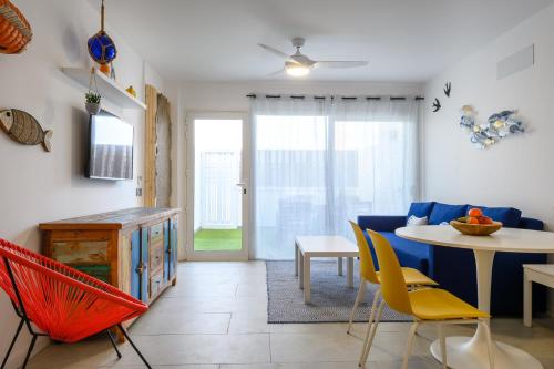 La Marinera House - Near the beach, Air-Con, Fast Wifi and SAT tv By Lanzarote Vacation Homes